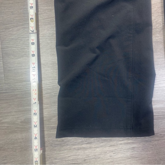 Duluth Trading Co Black Cargo‎ Pants with Durable Design - Picture 7 of 13